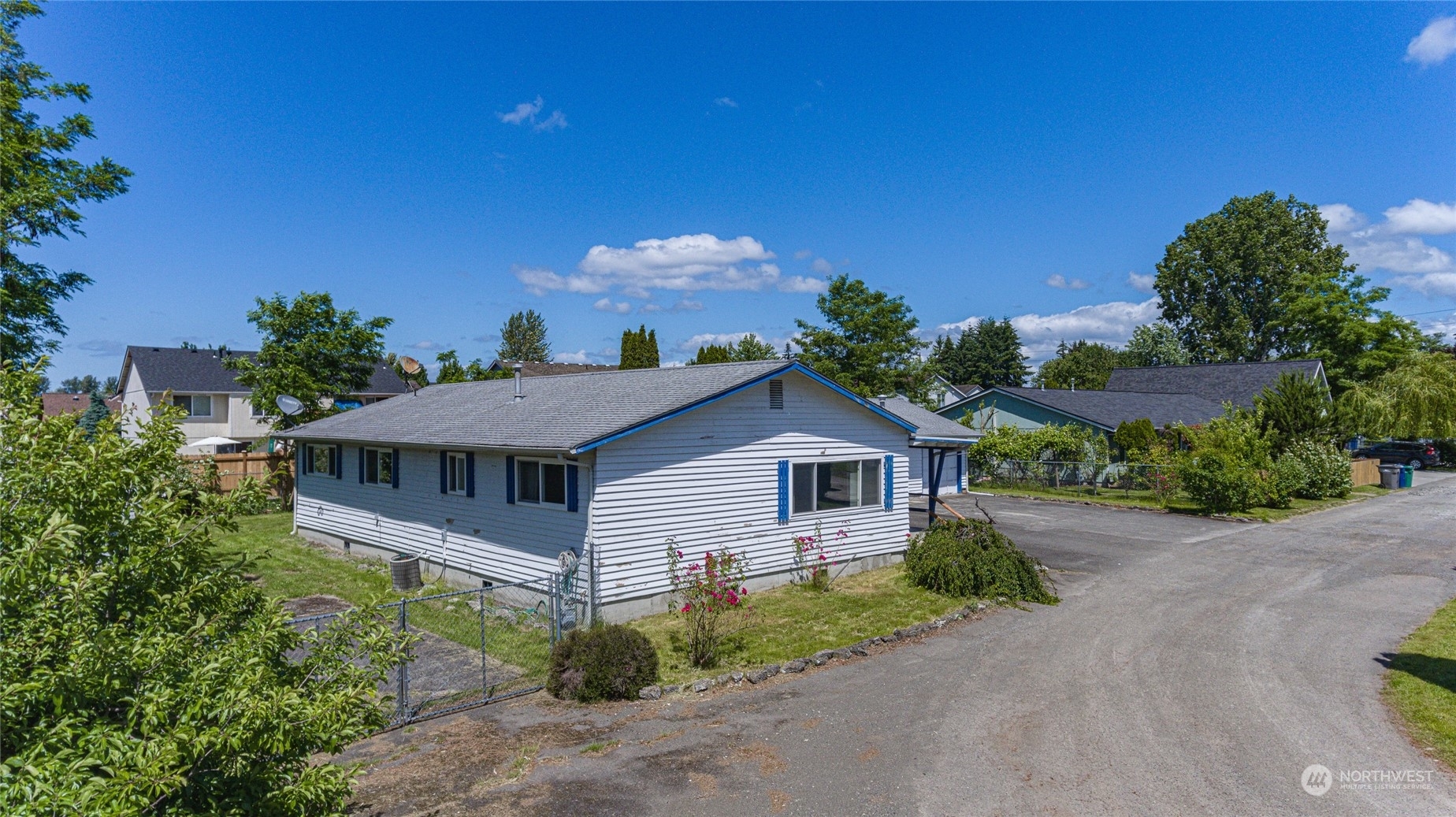 Property Photo:  133 Valentine Ct  WA 98047 