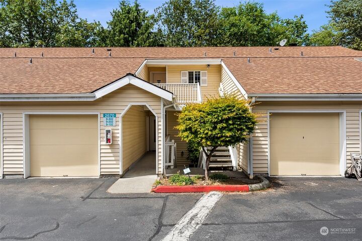 2670 118th Ave Avenue SE 9-302  Bellevue WA 98005 photo