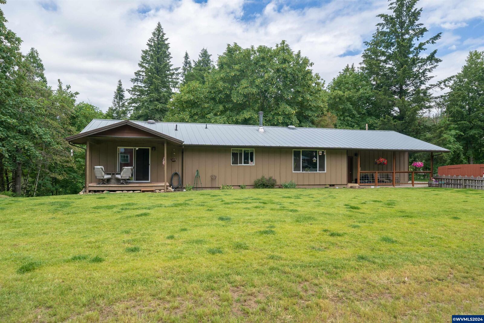 Property Photo:  46634  Tuckwila St  OR 97358 