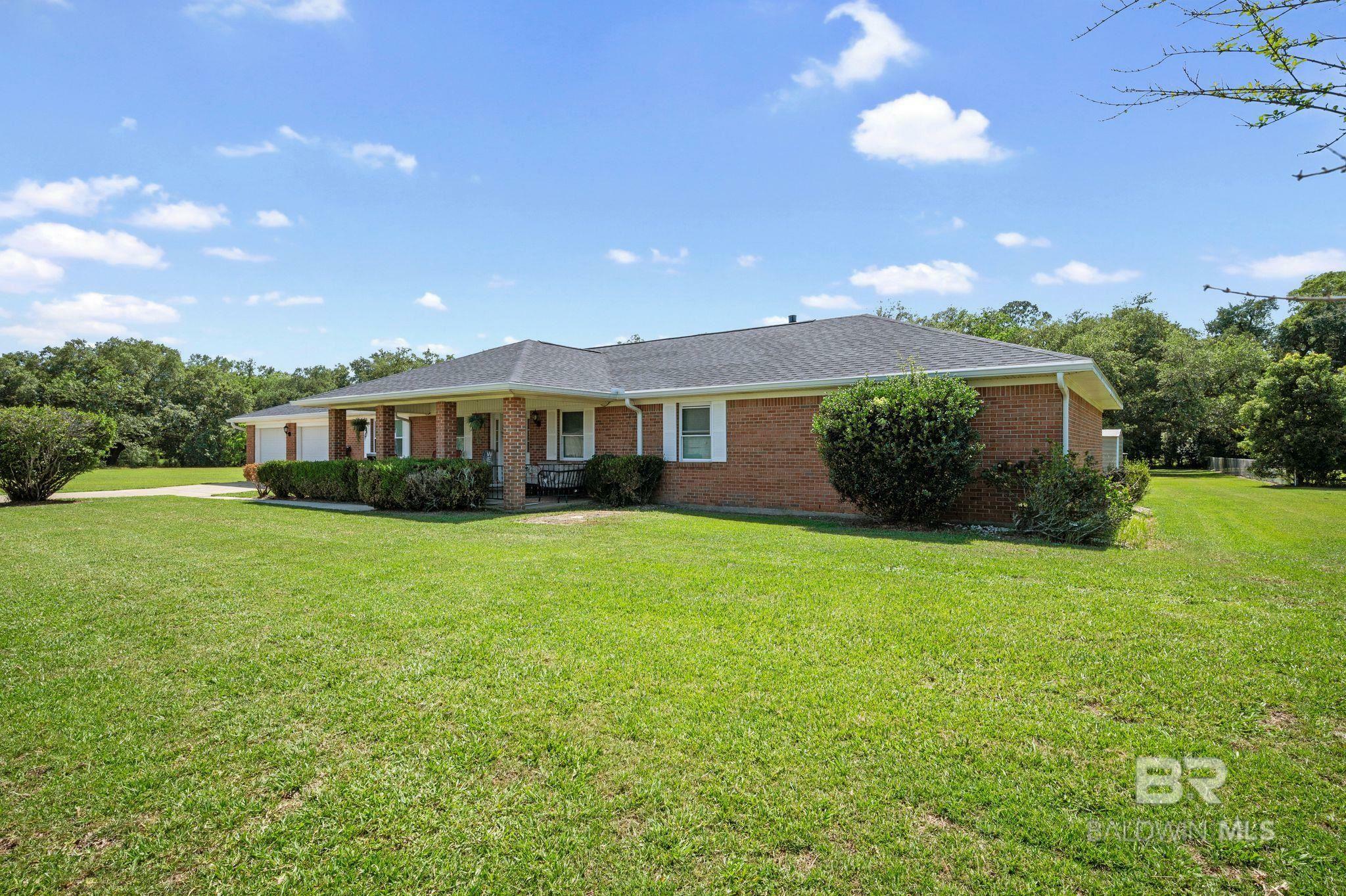 Property Photo:  1510 S Juniper Street  AL 36535 