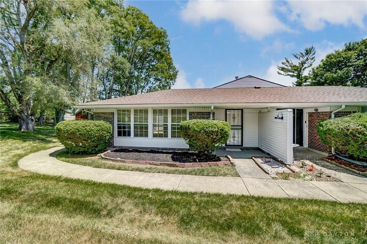 5621 Troy Villa Boulevard  Dayton OH 45424 photo