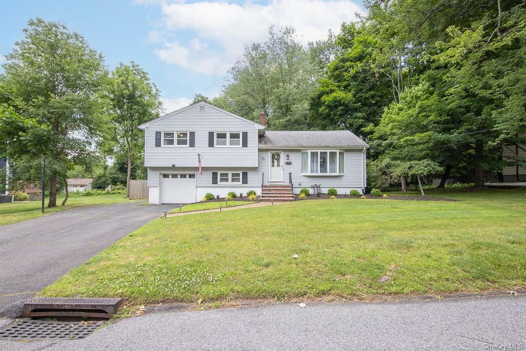 Property Photo:  83 Pine Tree Lane  NY 10983 