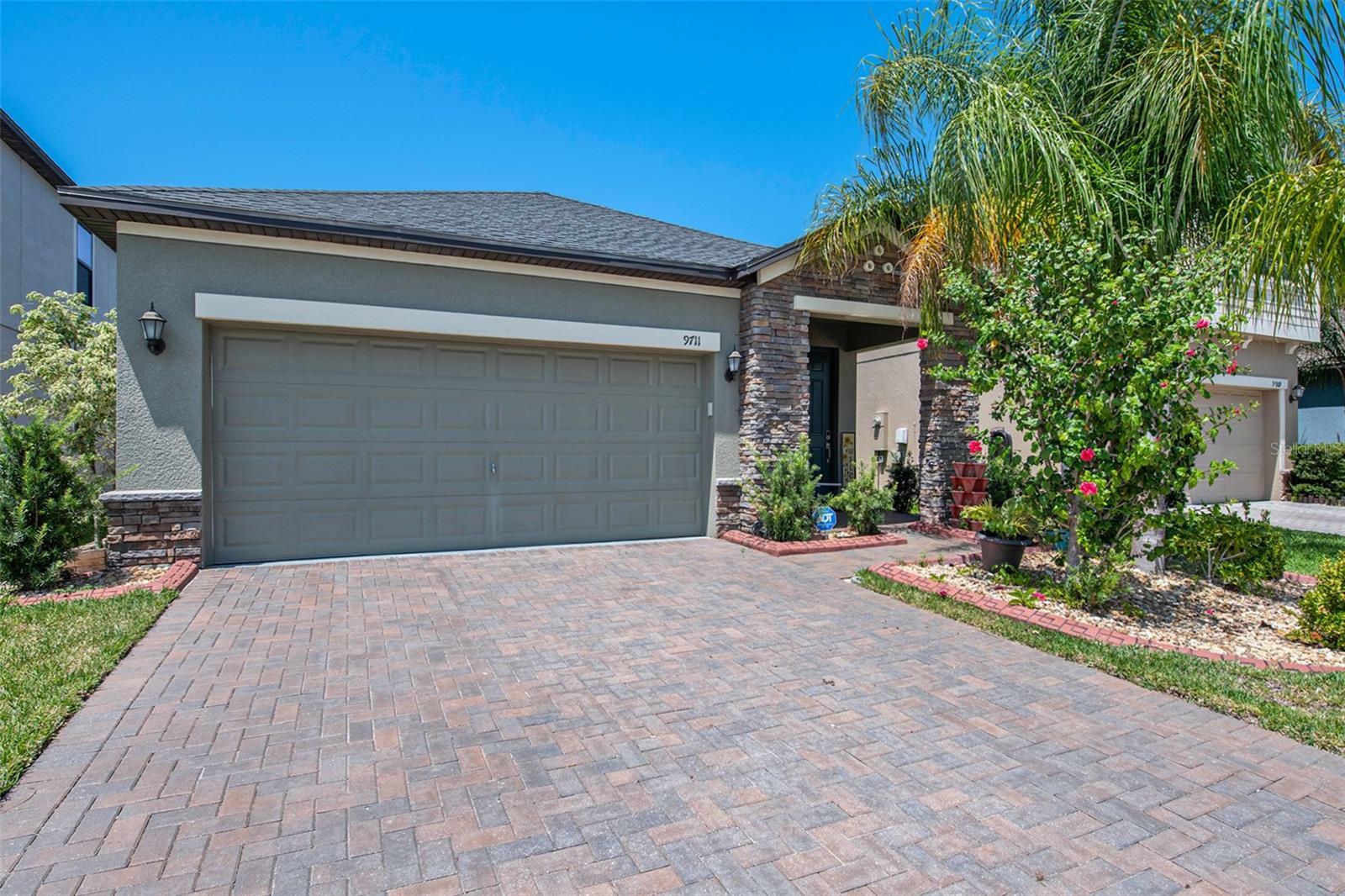 Property Photo:  9711 Ivory Drive  FL 33573 