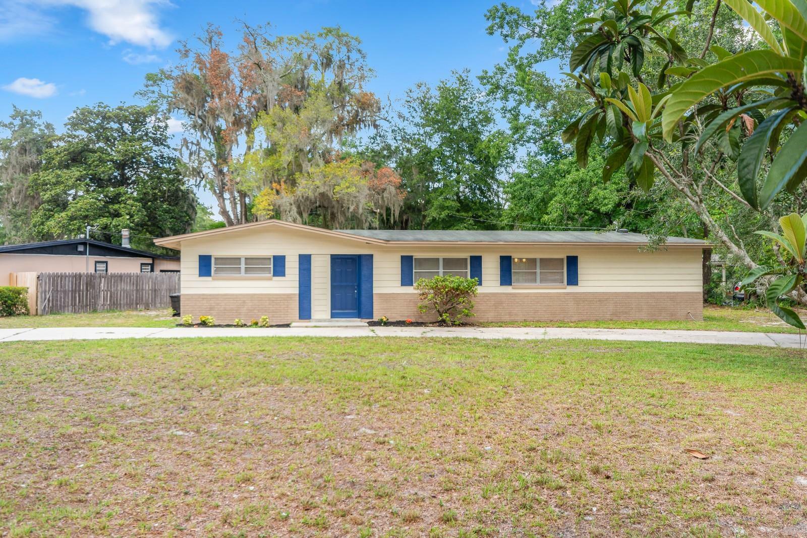 Property Photo: 1630 NE 28th Avenue FL 32609