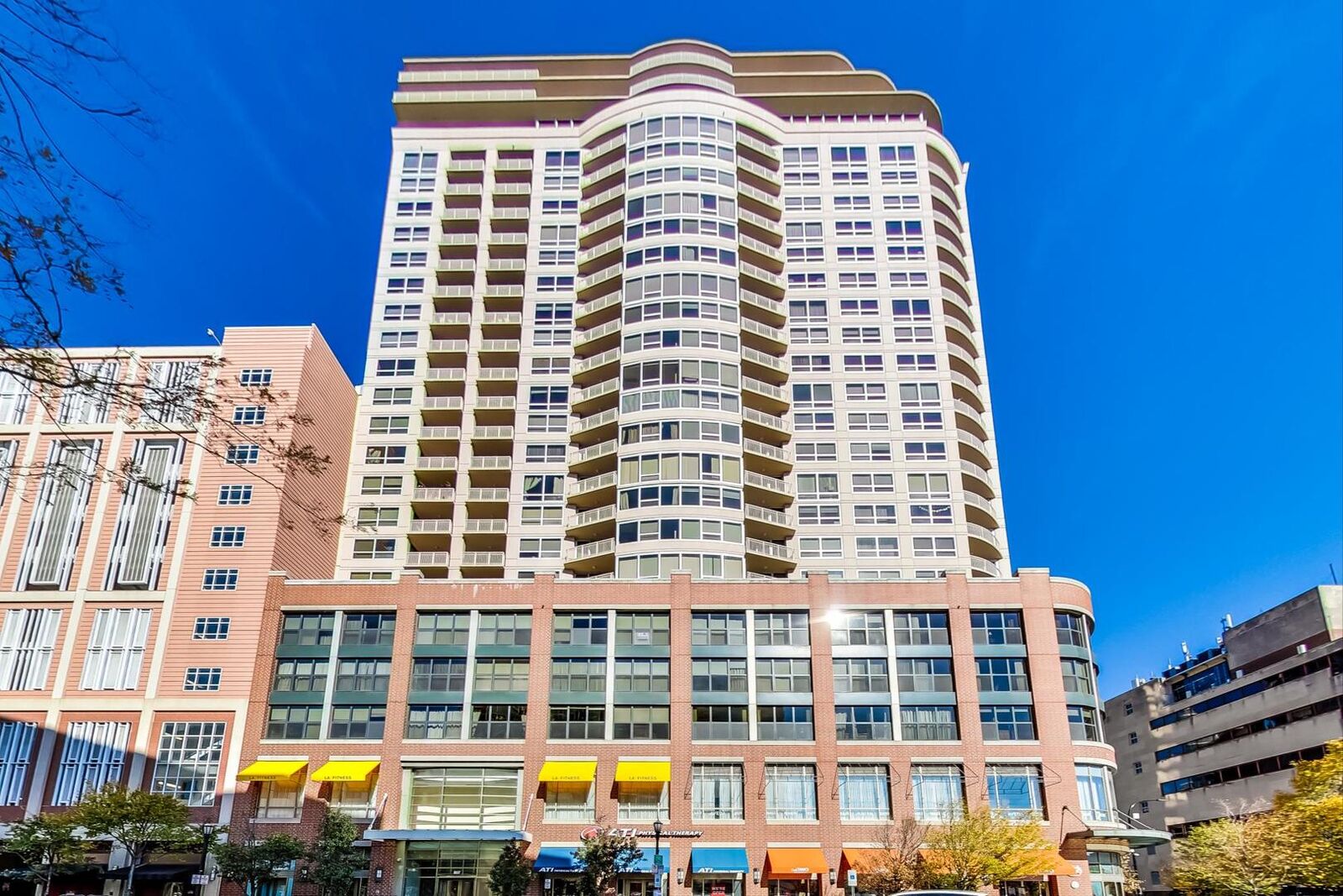 Property Photo:  807 Davis Street 1811  IL 60201 