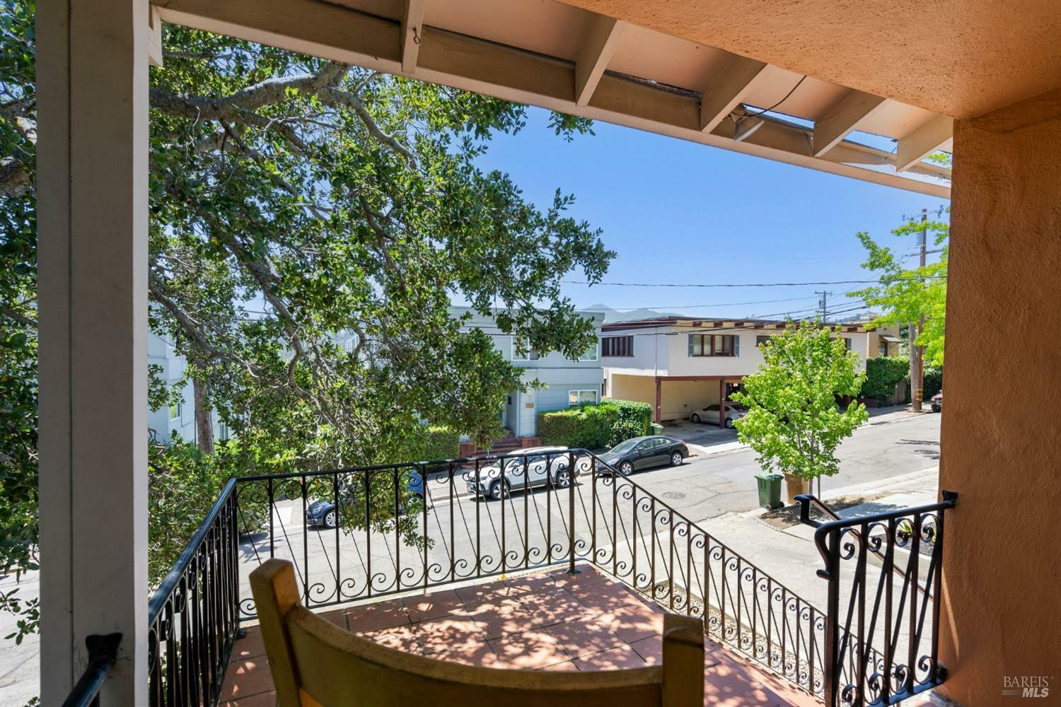 Property Photo:  220 Laurel Place  CA 94901 