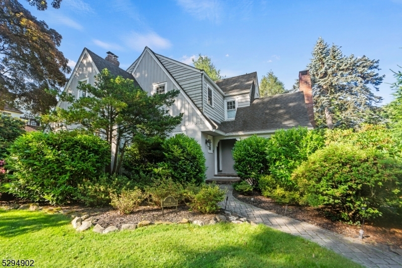 Property Photo: 11 Randolph Pl NJ 07044