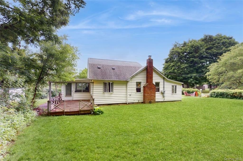 Property Photo:  12 Sussex Road  NY 10512 