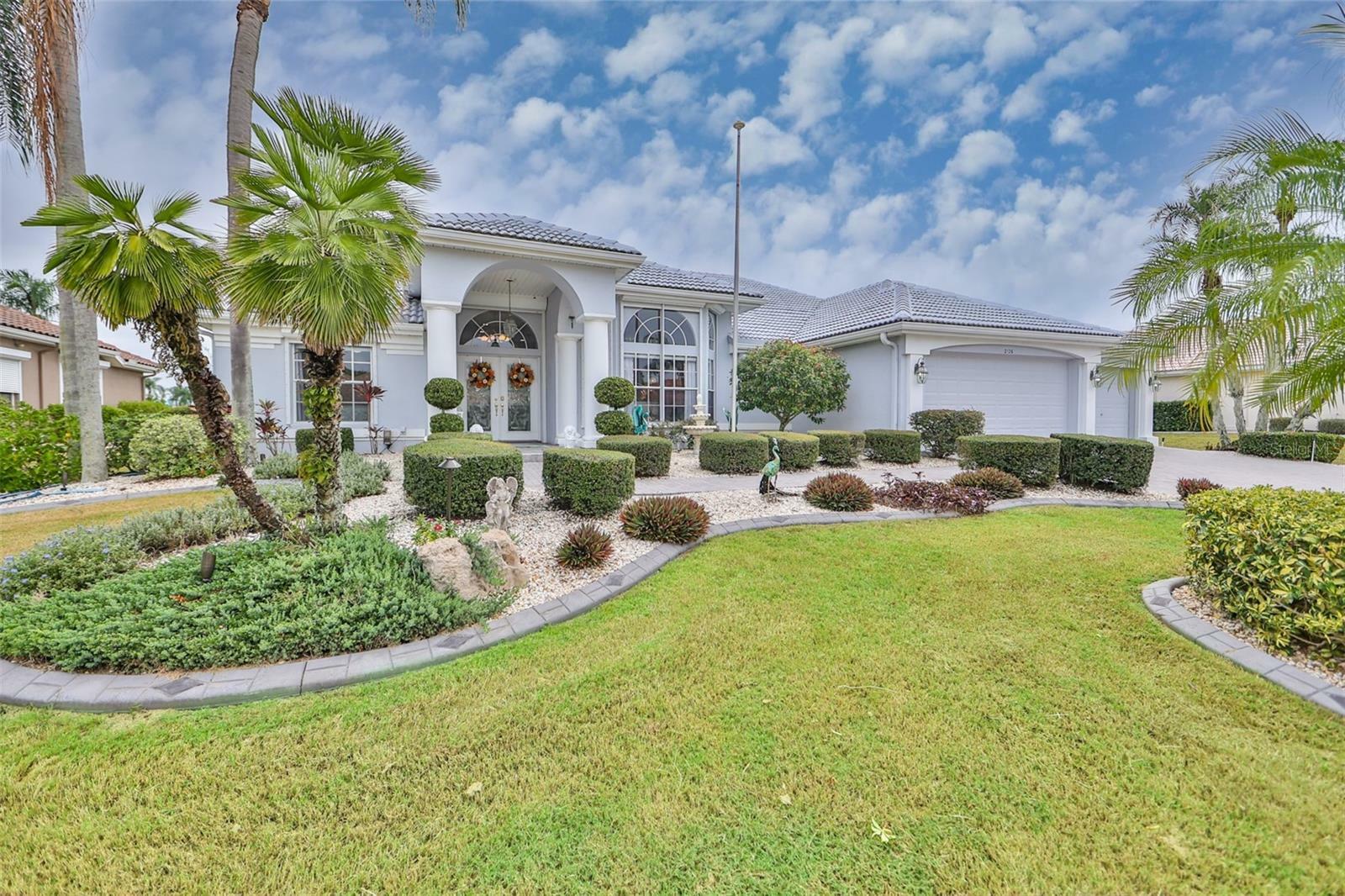 Property Photo:  2126 Platinum Drive  FL 33573 