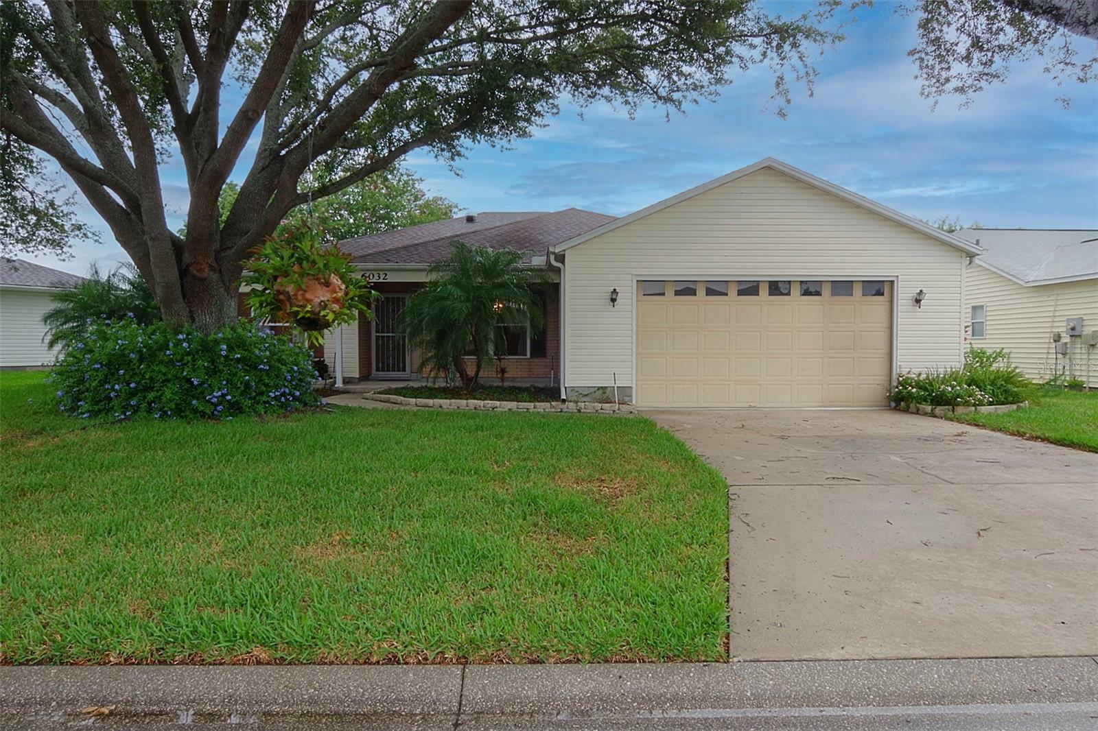 Property Photo:  6032 Magpie Drive  FL 33809 