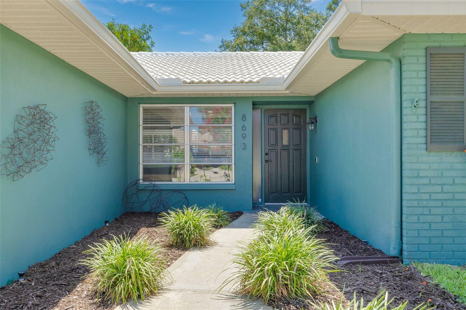 Property Photo:  8693 Pinetree Drive E  FL 33772 