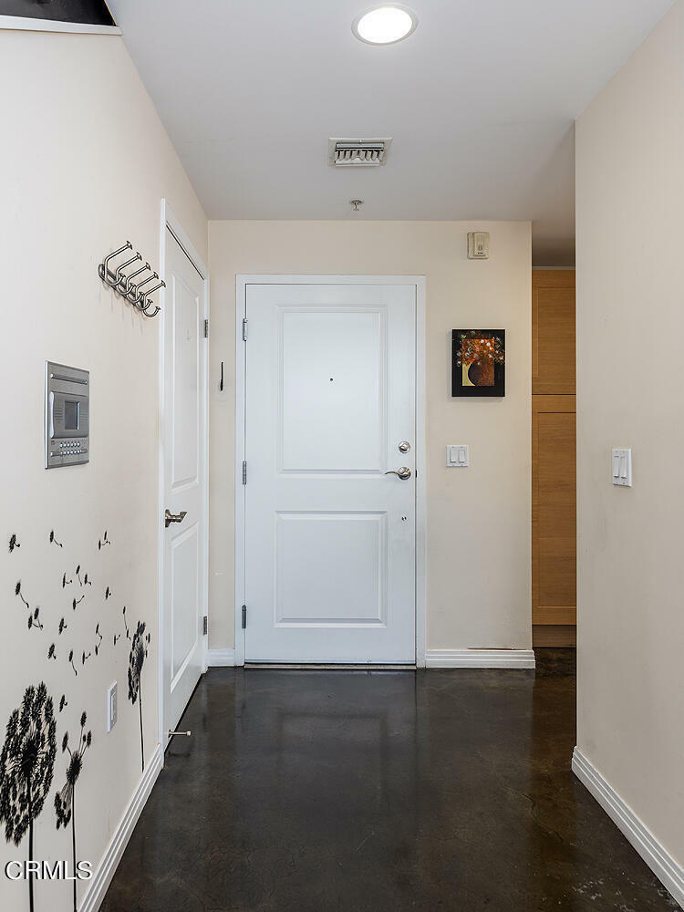 Property Photo:  125 N Raymond Avenue 210  CA 91103 