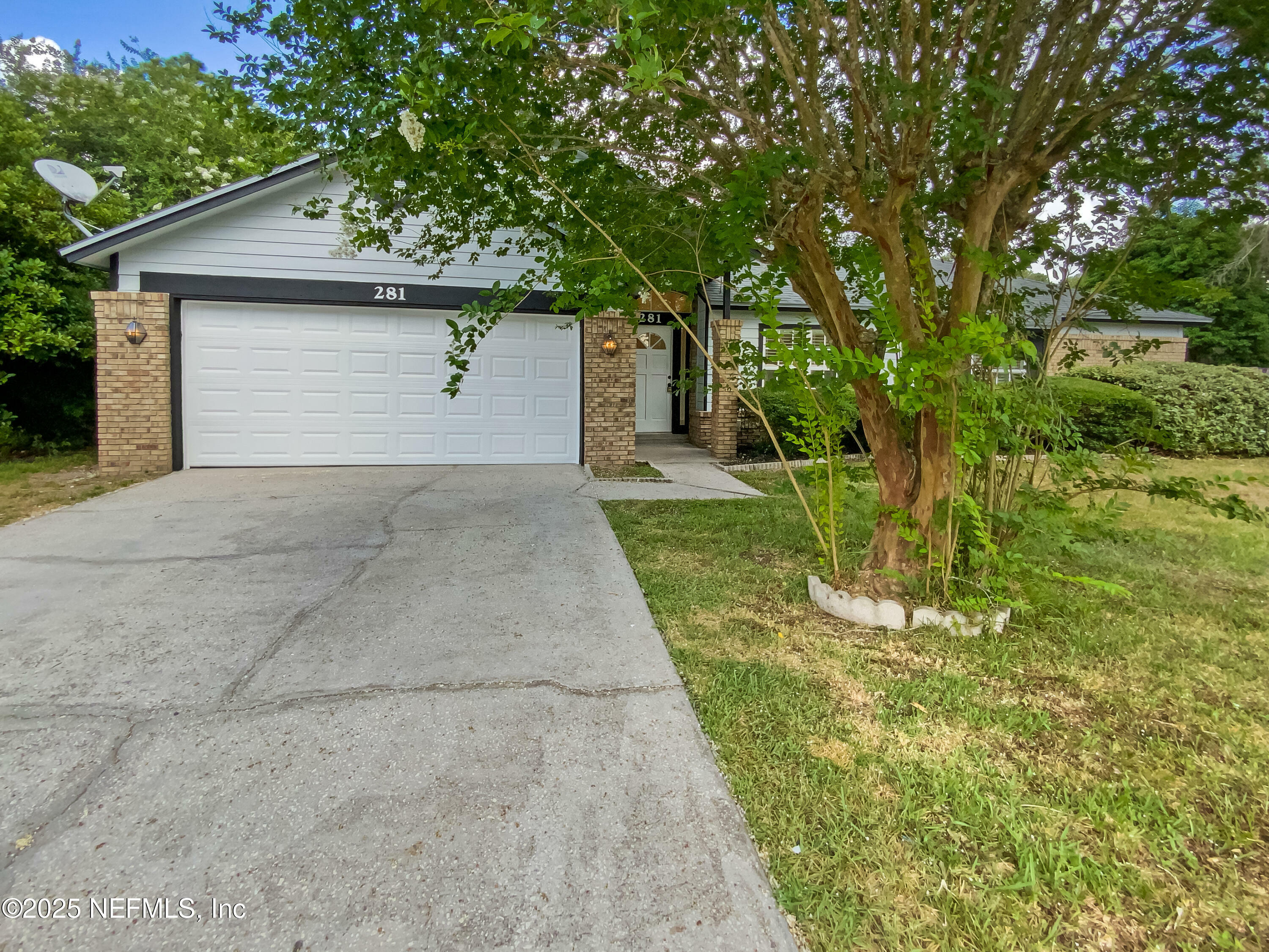 Property Photo: 281 Dovefield Court FL 32073