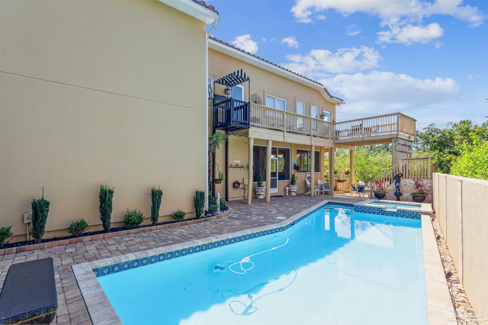 Property Photo: 2 Colley Cv Dr FL 32561