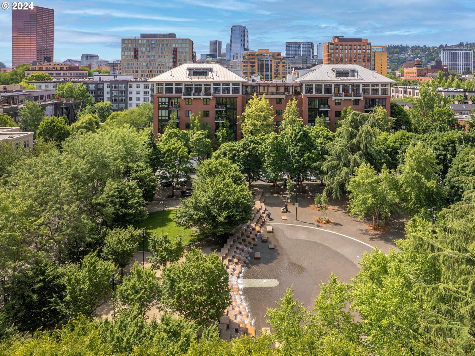 Property Photo: 725 NW 10th Ave 311 OR 97209