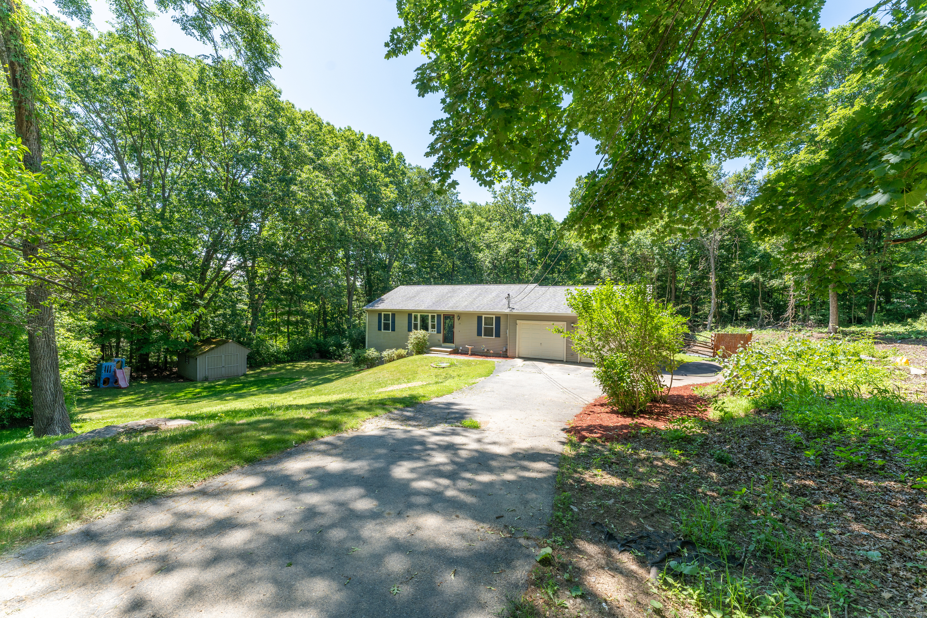 Property Photo: 25 Dudley Street CT 06260