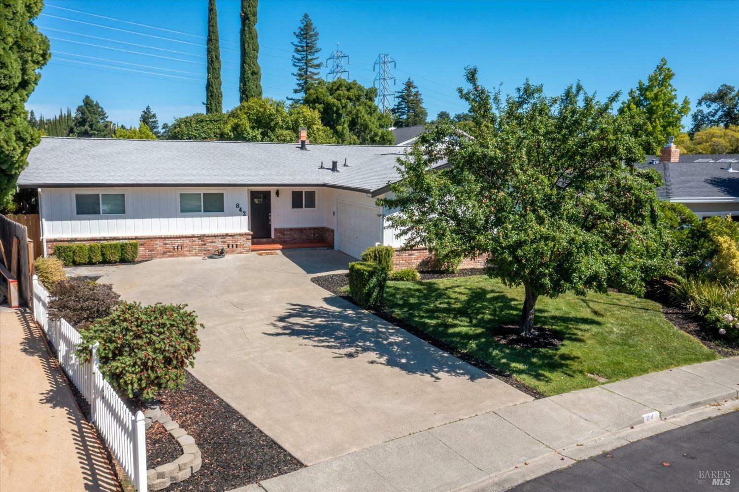 Property Photo:  842 Landon Court  CA 95688 