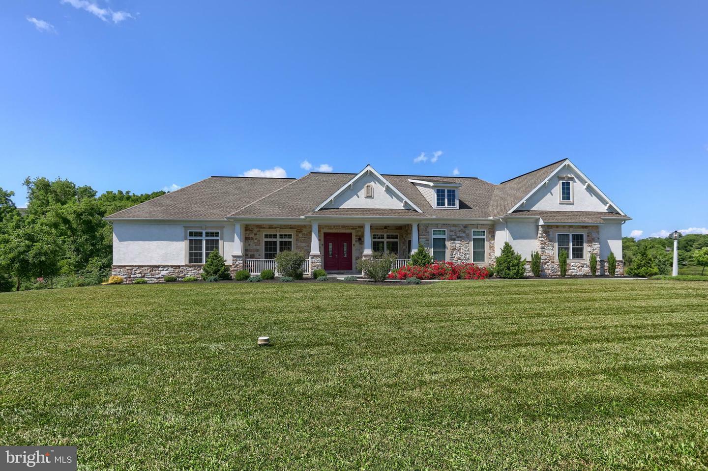 125 Willow Creek Lane  Hummelstown PA 17036 photo