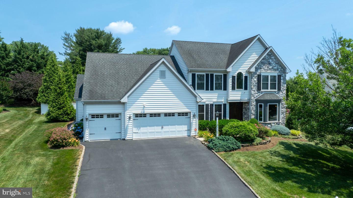 Property Photo:  709 Landmark Circle  PA 17603 