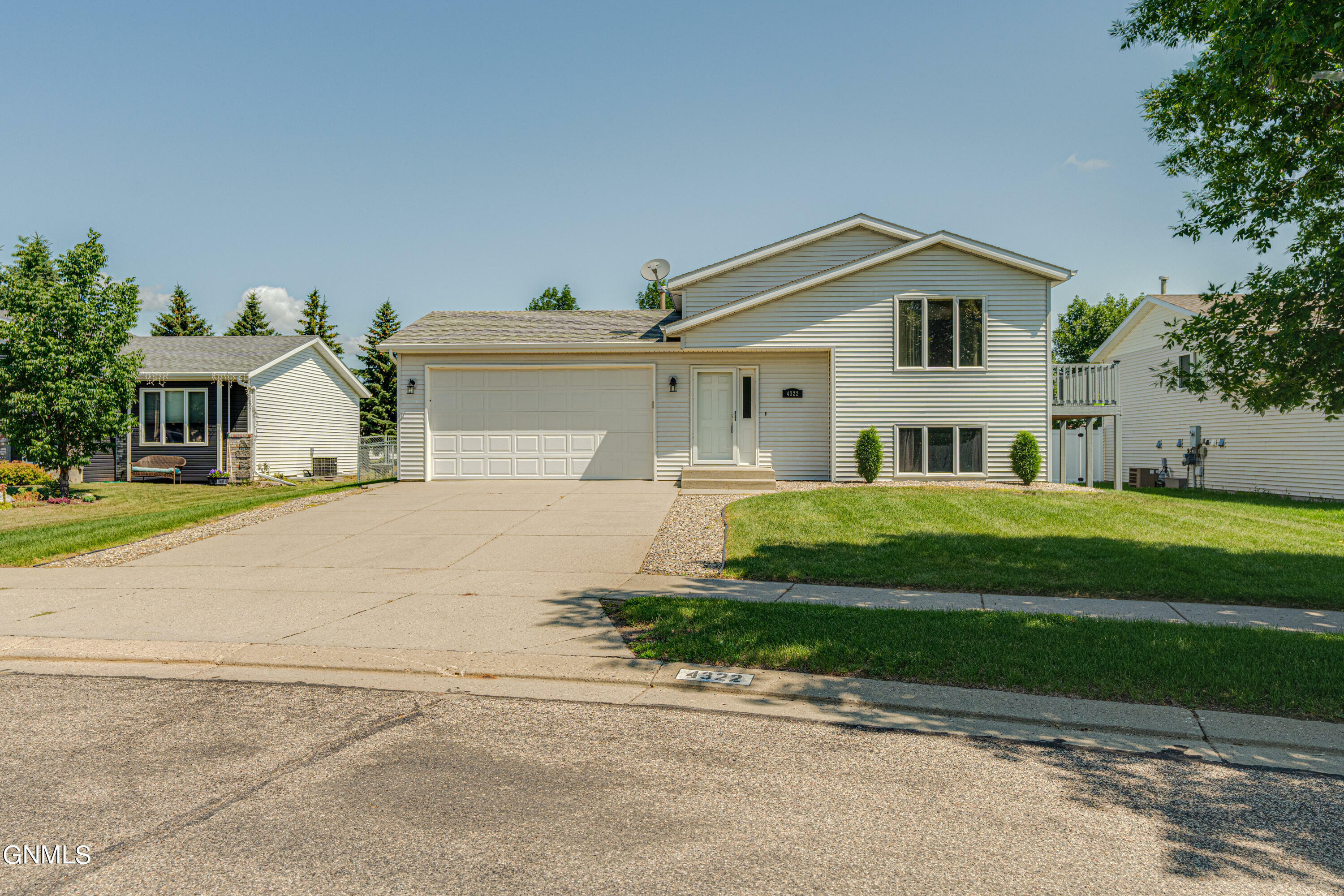 Property Photo:  4322 Turnbow Lane  ND 58503 