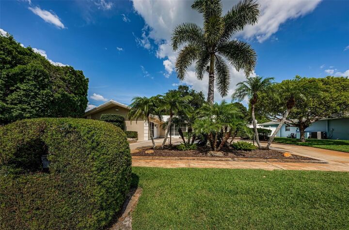 Property Photo: 11145 Hammock Drive FL 33774