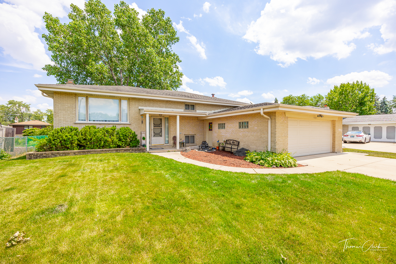 Property Photo:  707 N Du Page Avenue  IL 60101 