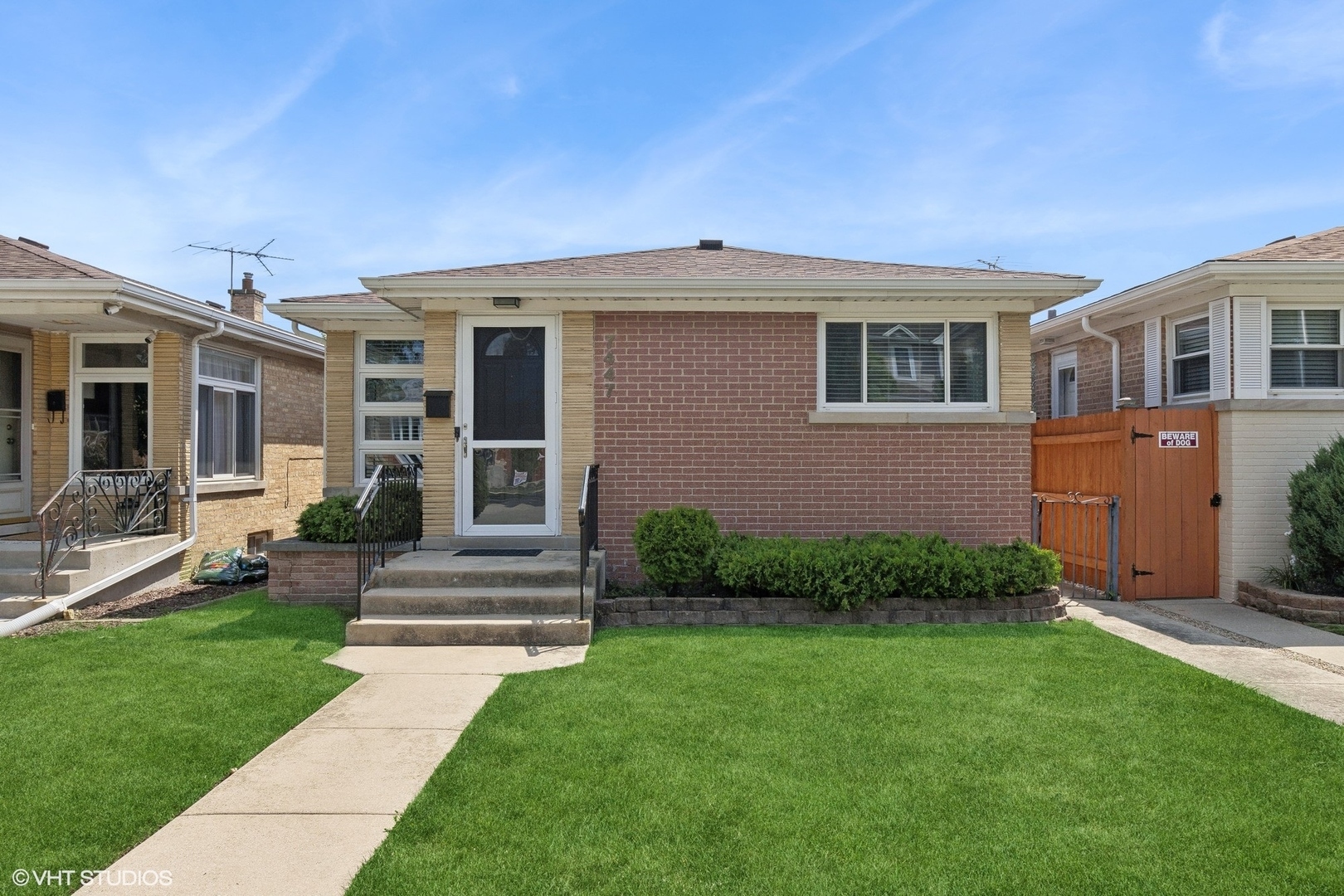 Property Photo:  7447 N Octavia Avenue  IL 60631 