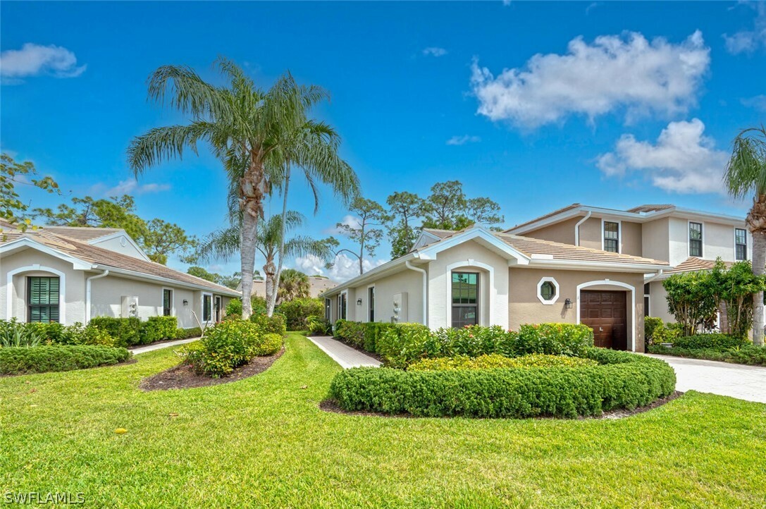 Property Photo:  7670 Meadow Lakes Drive  FL 34104 