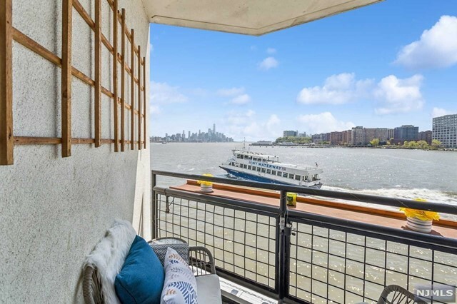 Property Photo:  600 Harbor Boulevard 0862  NJ 07086 