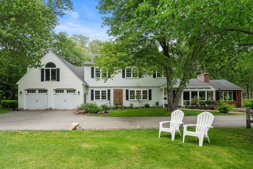 Property Photo:  2 Meadow Ln  MA 01880 