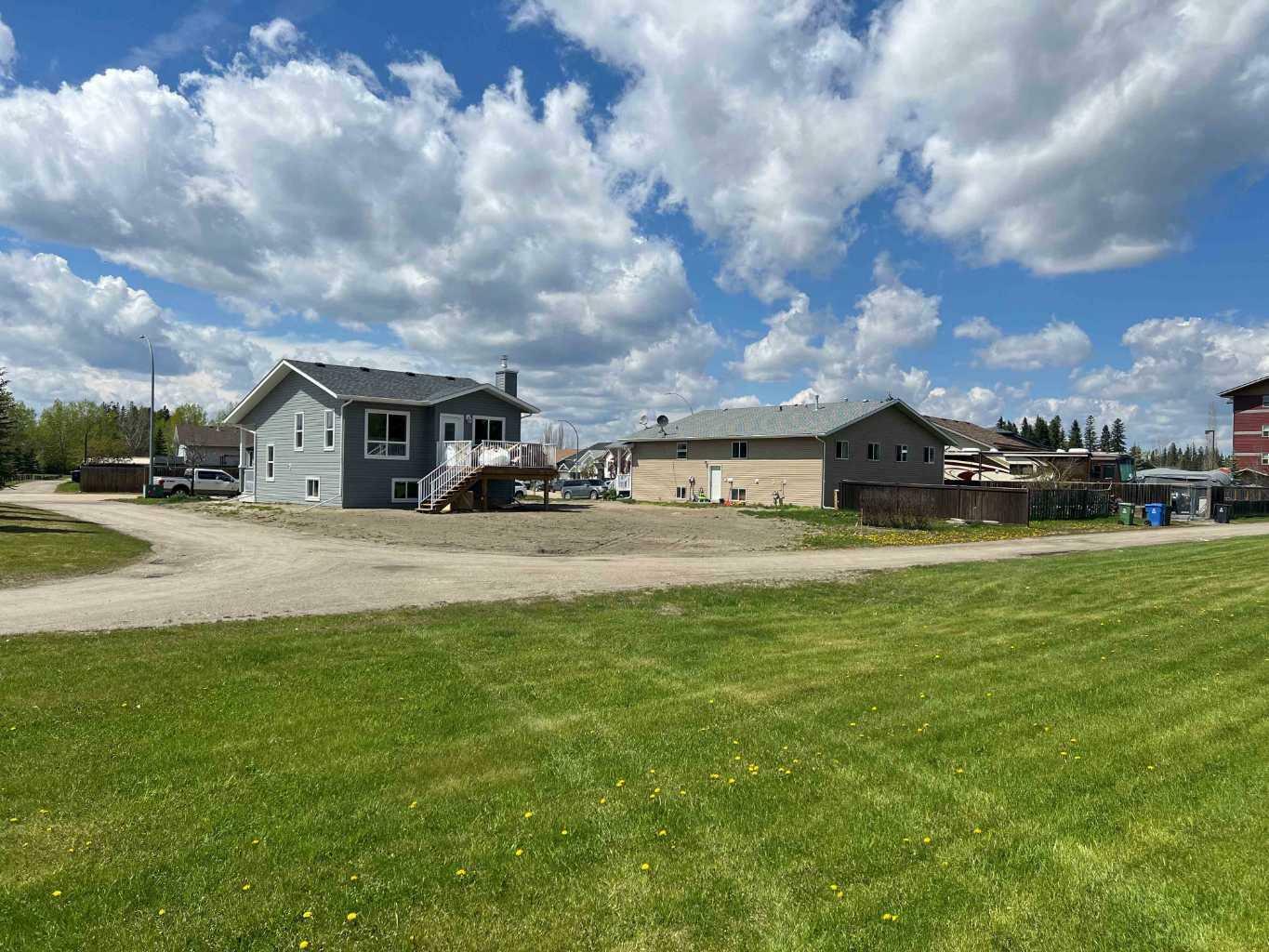 Property Photo:  6913 58 Street  AB T4T 1V8 