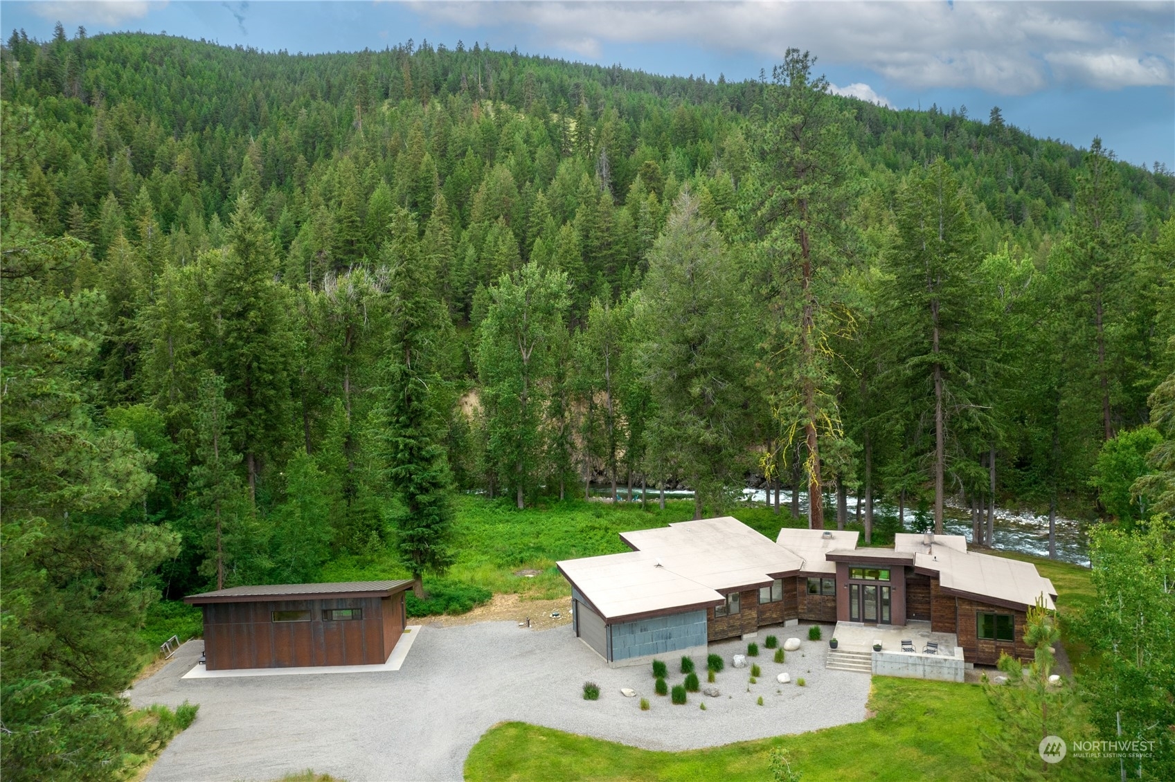 Property Photo: 15 Riversong Road WA 98856