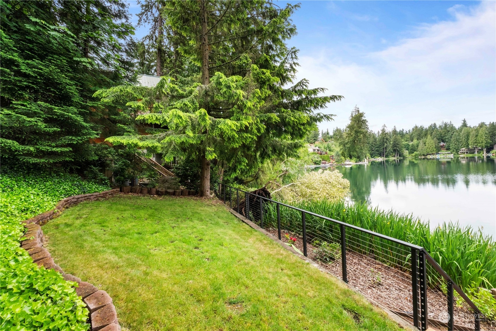 Property Photo:  256 Xx E Lake Wilderness Drive SE  WA 98038 