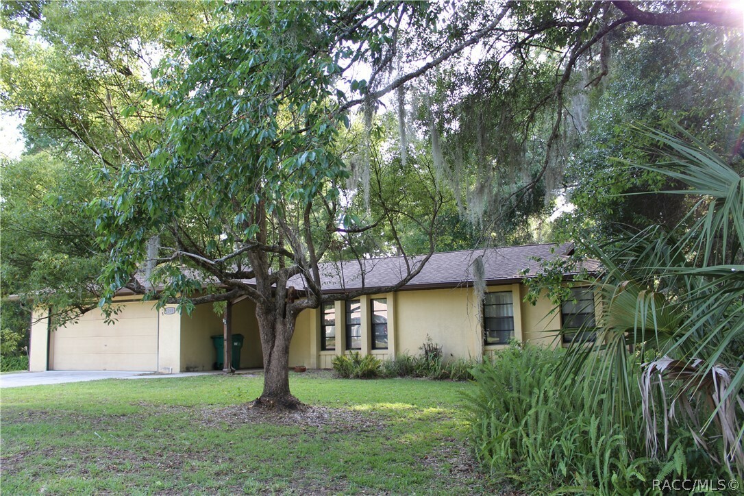 Property Photo:  1205 W Bucknell Avenue  FL 34452 