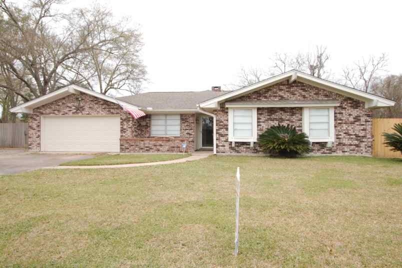 Property Photo:  2006 International  TX 77632 