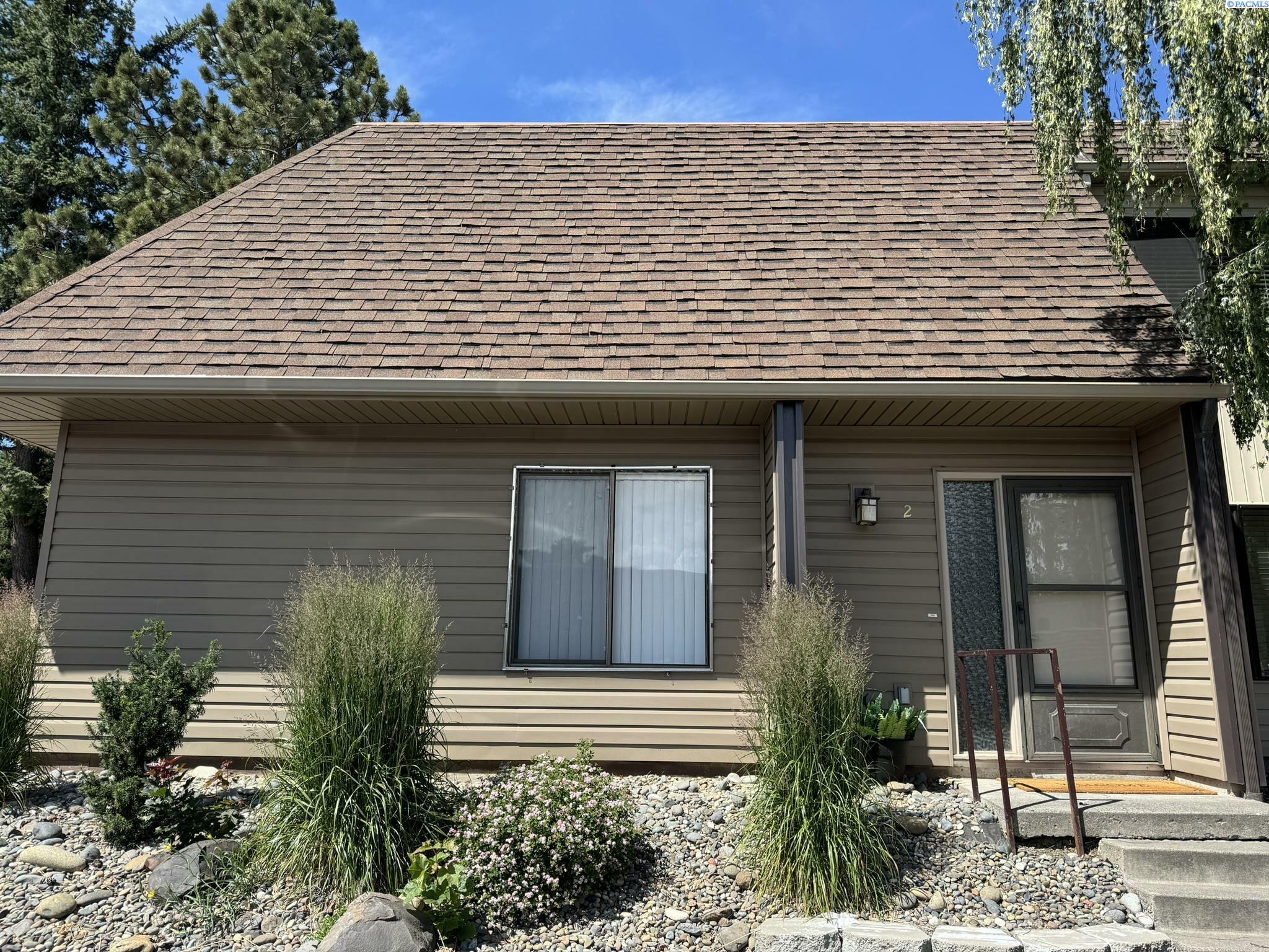 Property Photo:  600 SW Crestview #2  WA 99163 