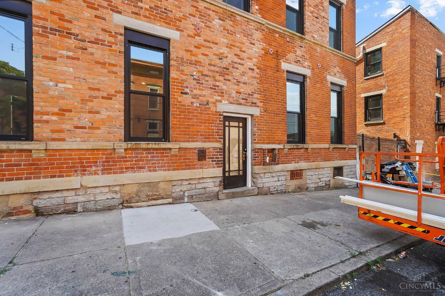 Property Photo:  1706 Lang Street  OH 45202 