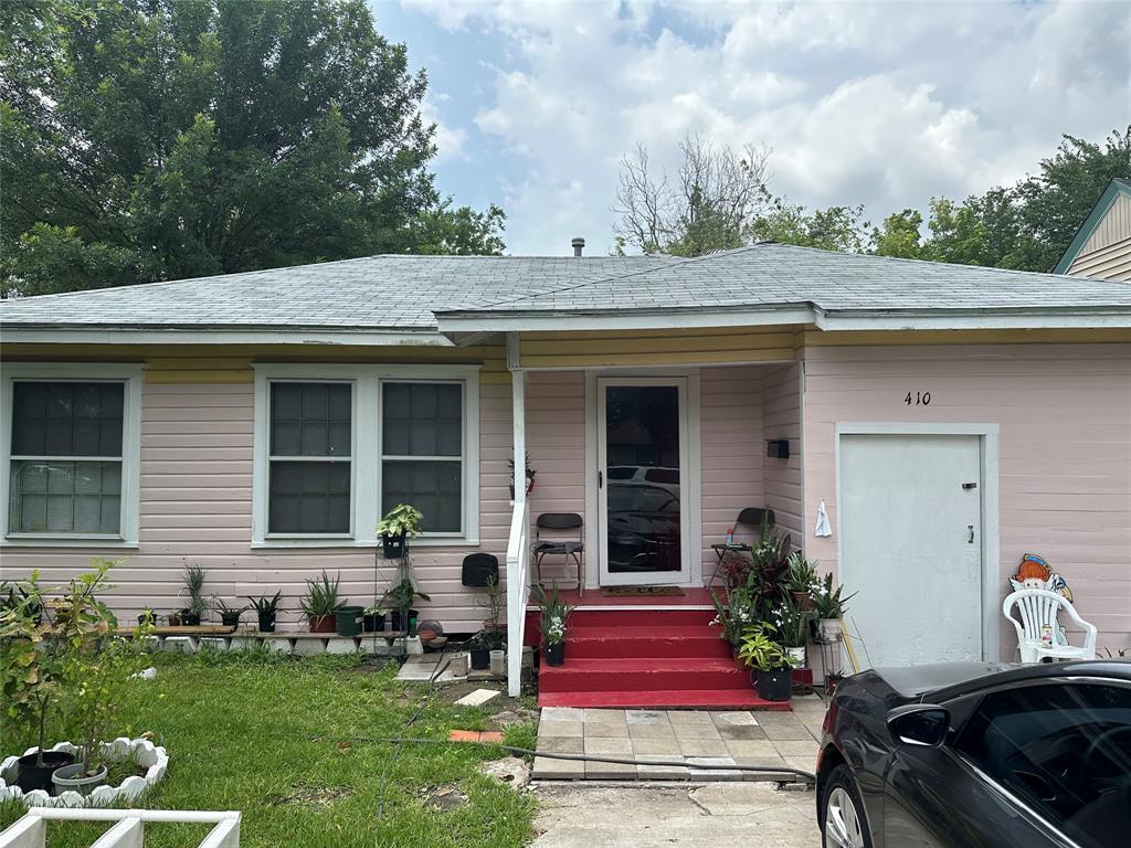 Property Photo: 410 Live Oak Street TX 77506