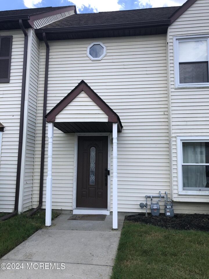 14 Revere Court  Jackson NJ 08527 photo