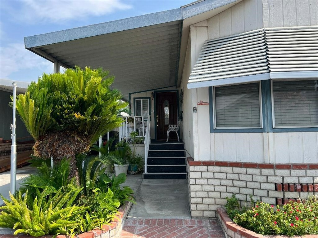 Property Photo:  1456 E Philadelphia 109  CA 91761 