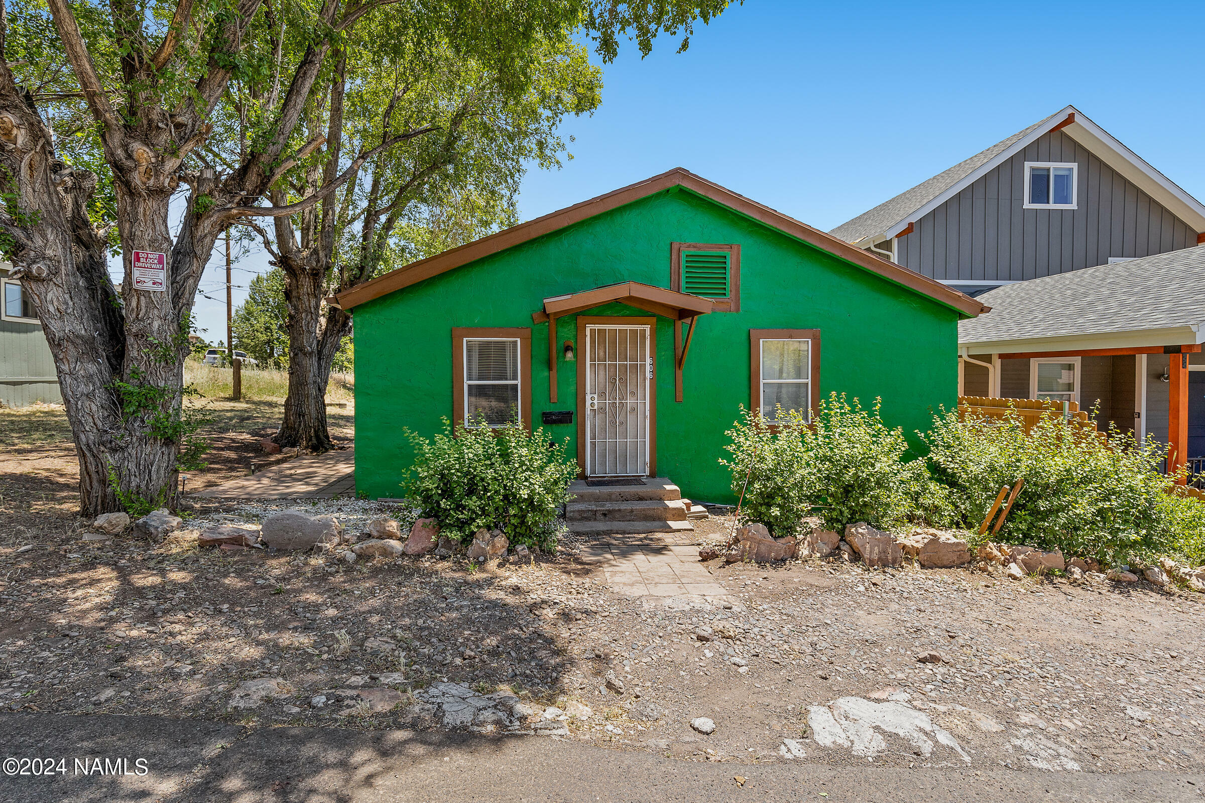 Property Photo:  606 S Fountaine Street  AZ 86001 