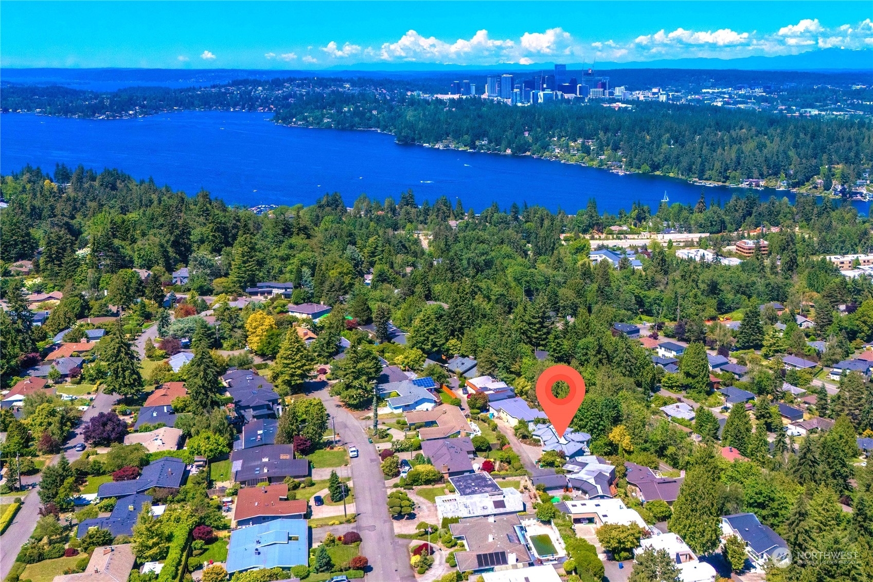 Property Photo:  4128 94th Place SE  WA 98040 