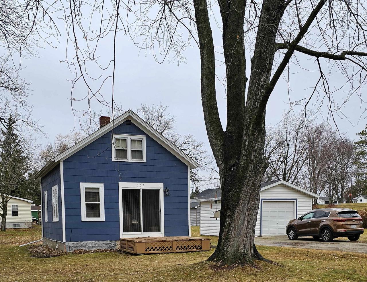 Property Photo:  307 East Madison Street  WI 53919 