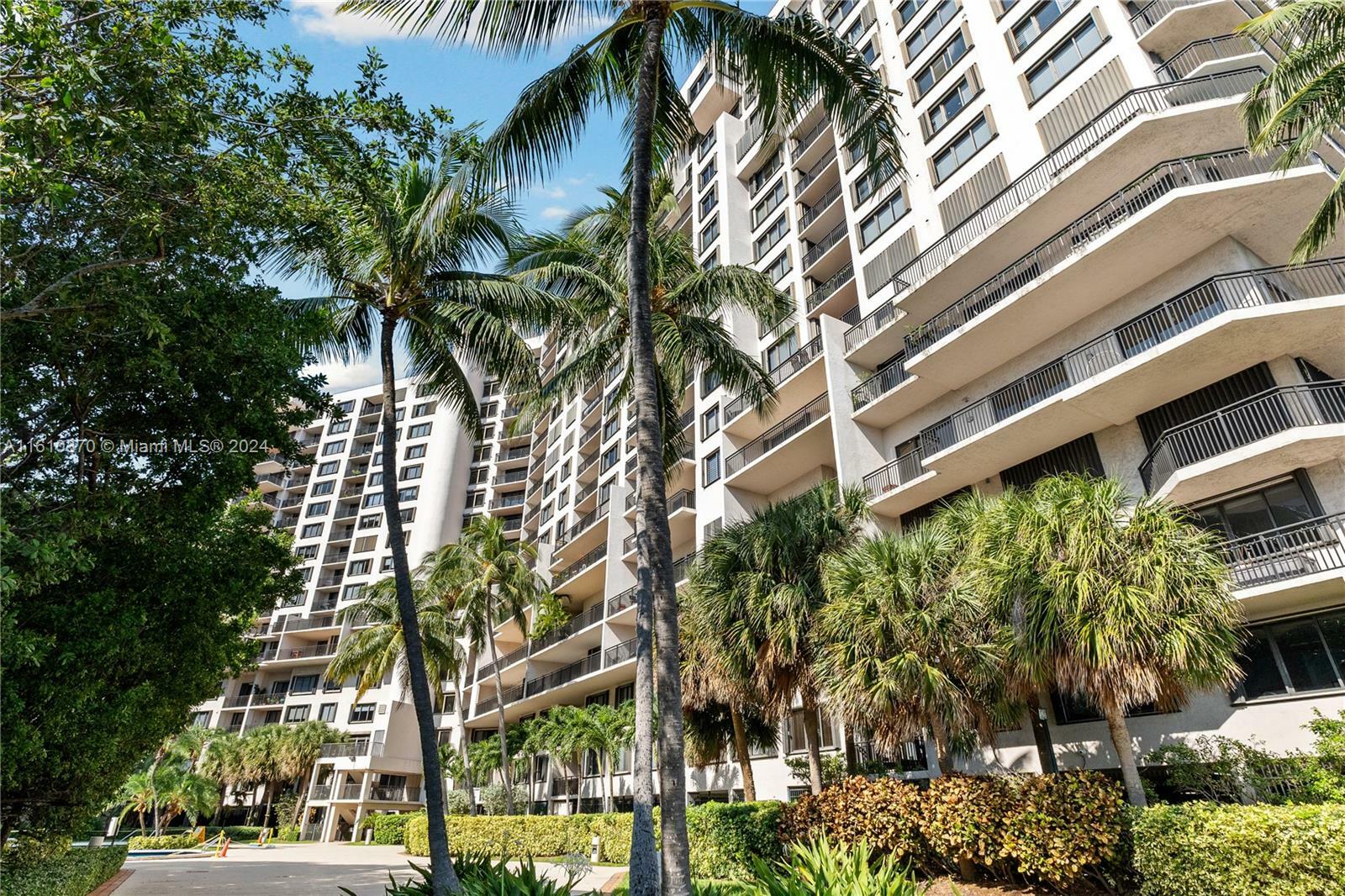 Property Photo:  540 Brickell Key Dr 1722  FL 33131 