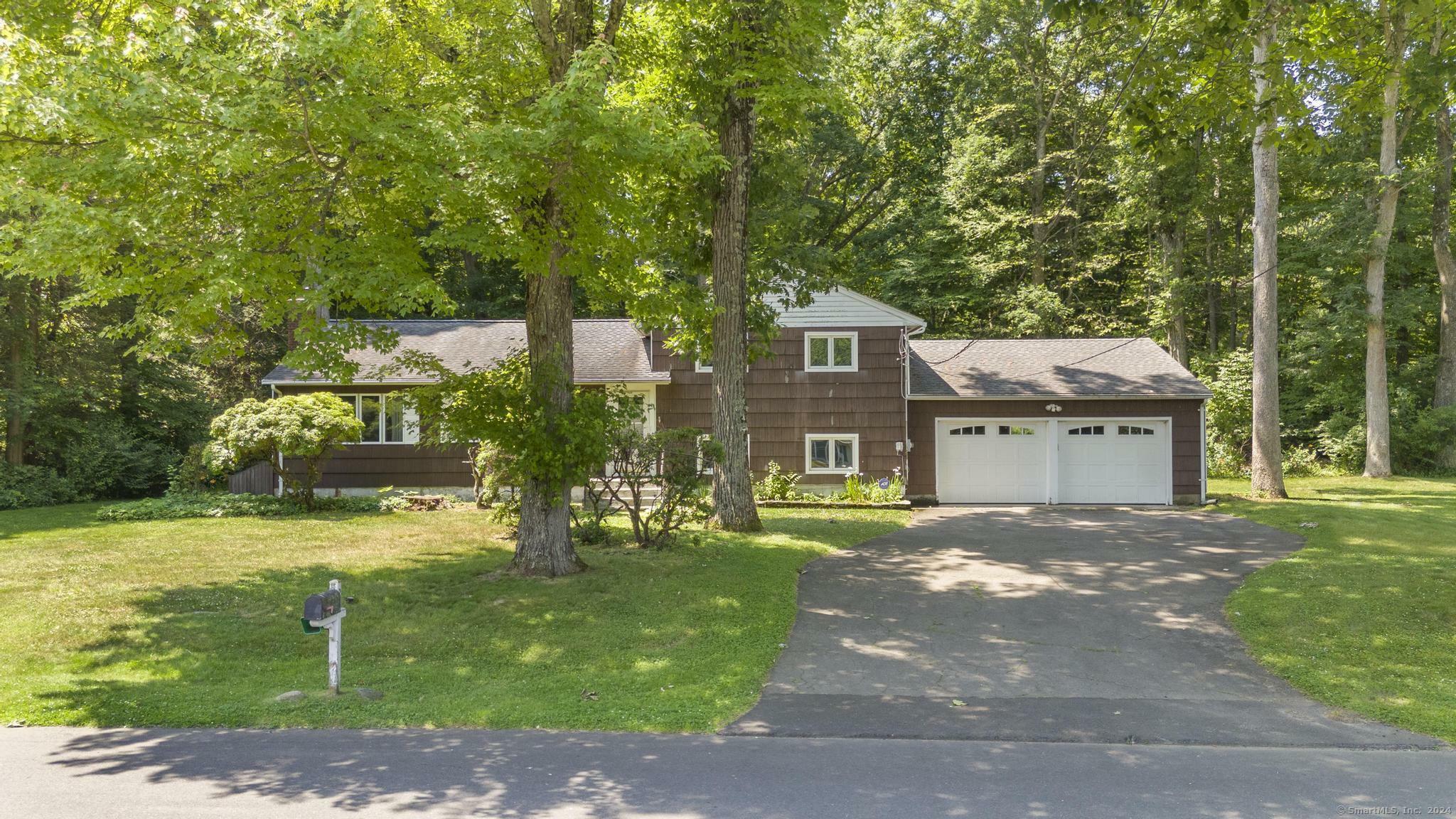 Property Photo:  2 Driftwood Lane  CT 06851 