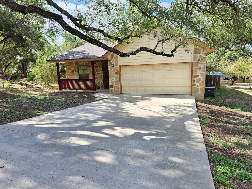 Property Photo: 2106 Red Fox Road TX 78734