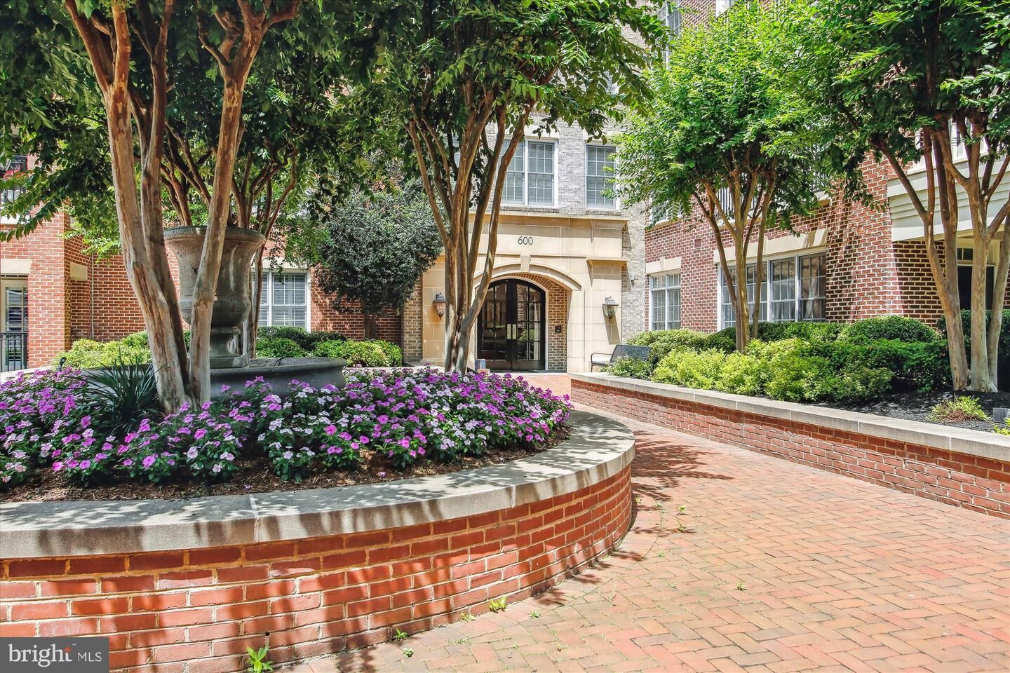 Property Photo:  600 Second Street 104  VA 22314 
