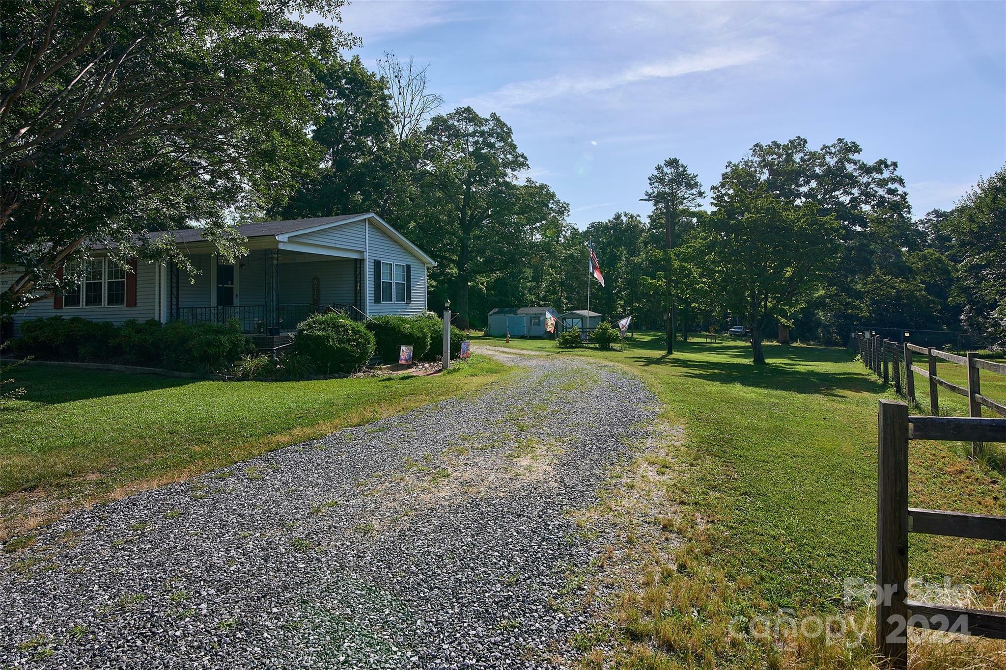 Property Photo:  1070 27th Street NE  NC 28613 