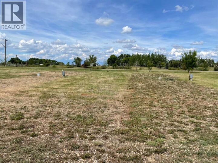 Property Photo:  100 Roseglen Close  AB T1R 2W0 