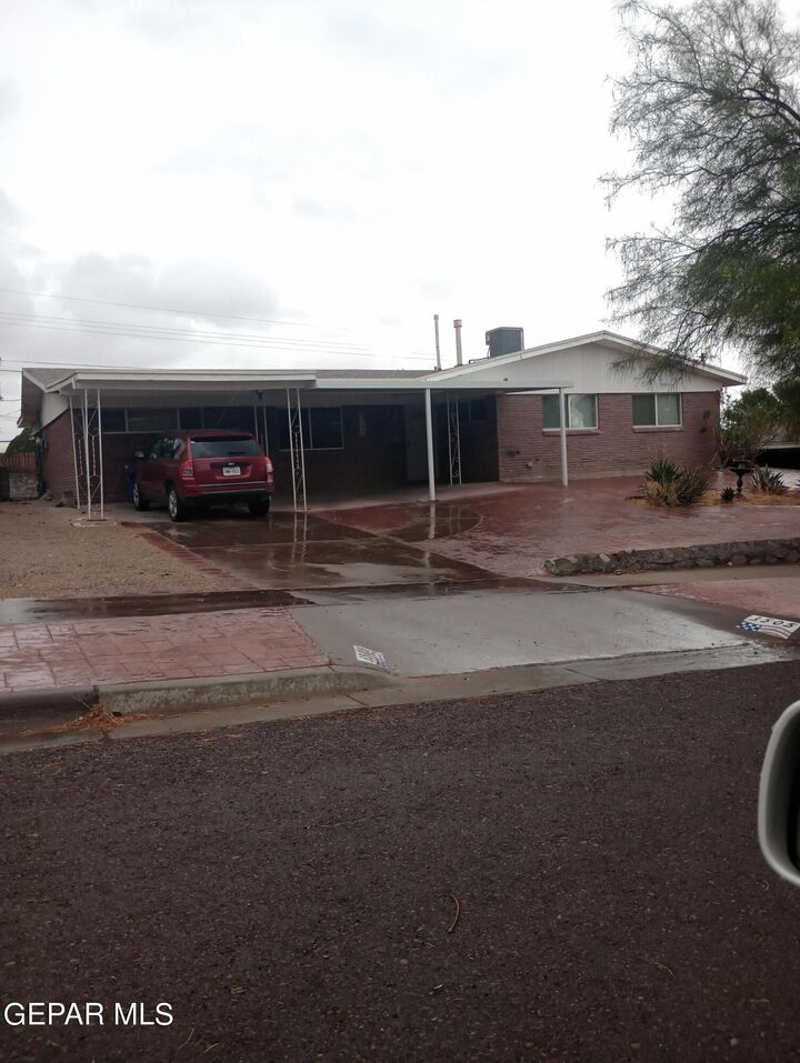3505 Diamond  El Paso TX 79902 photo